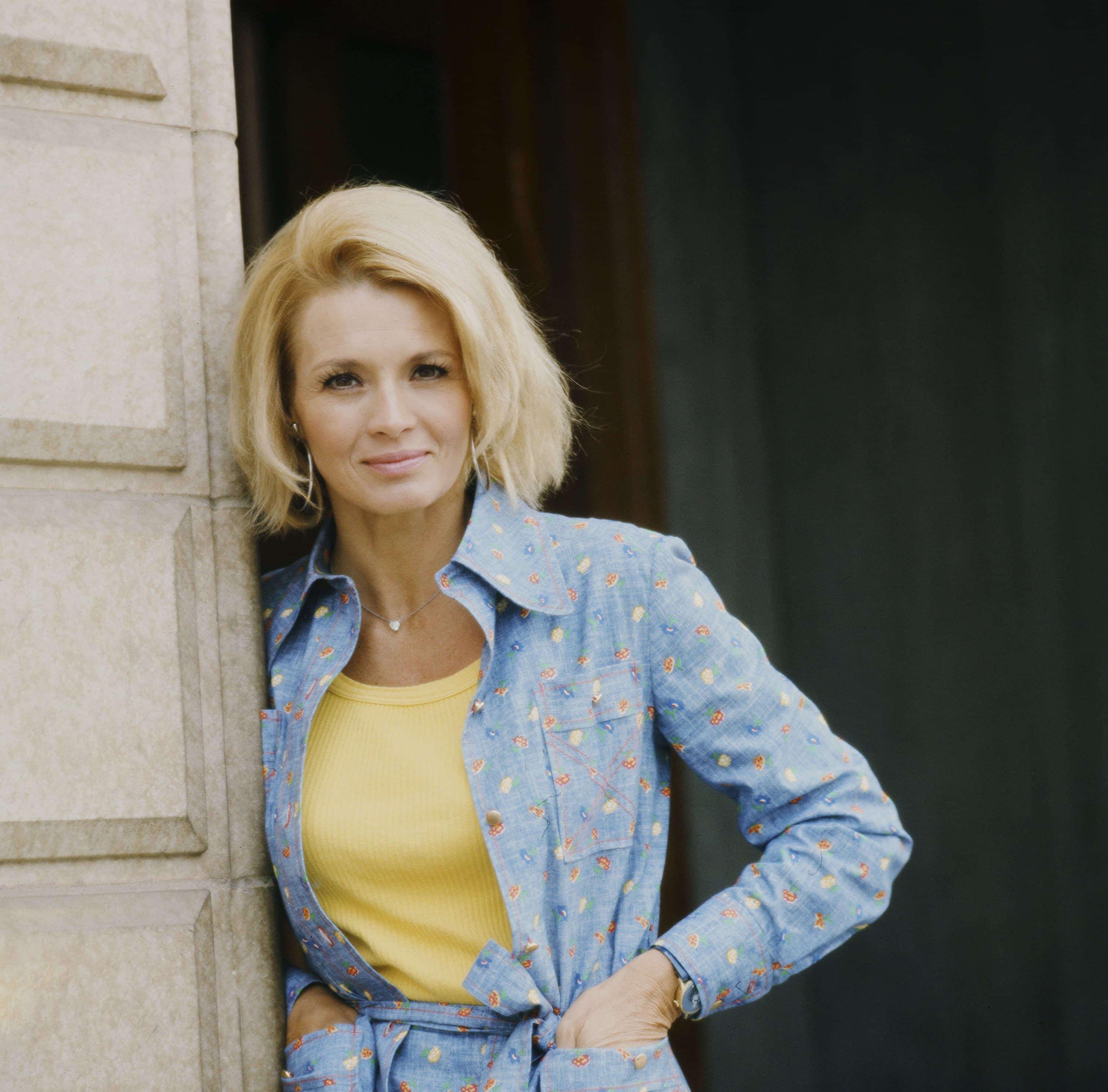 Angie Dickinson image