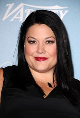 Brooke Elliott image