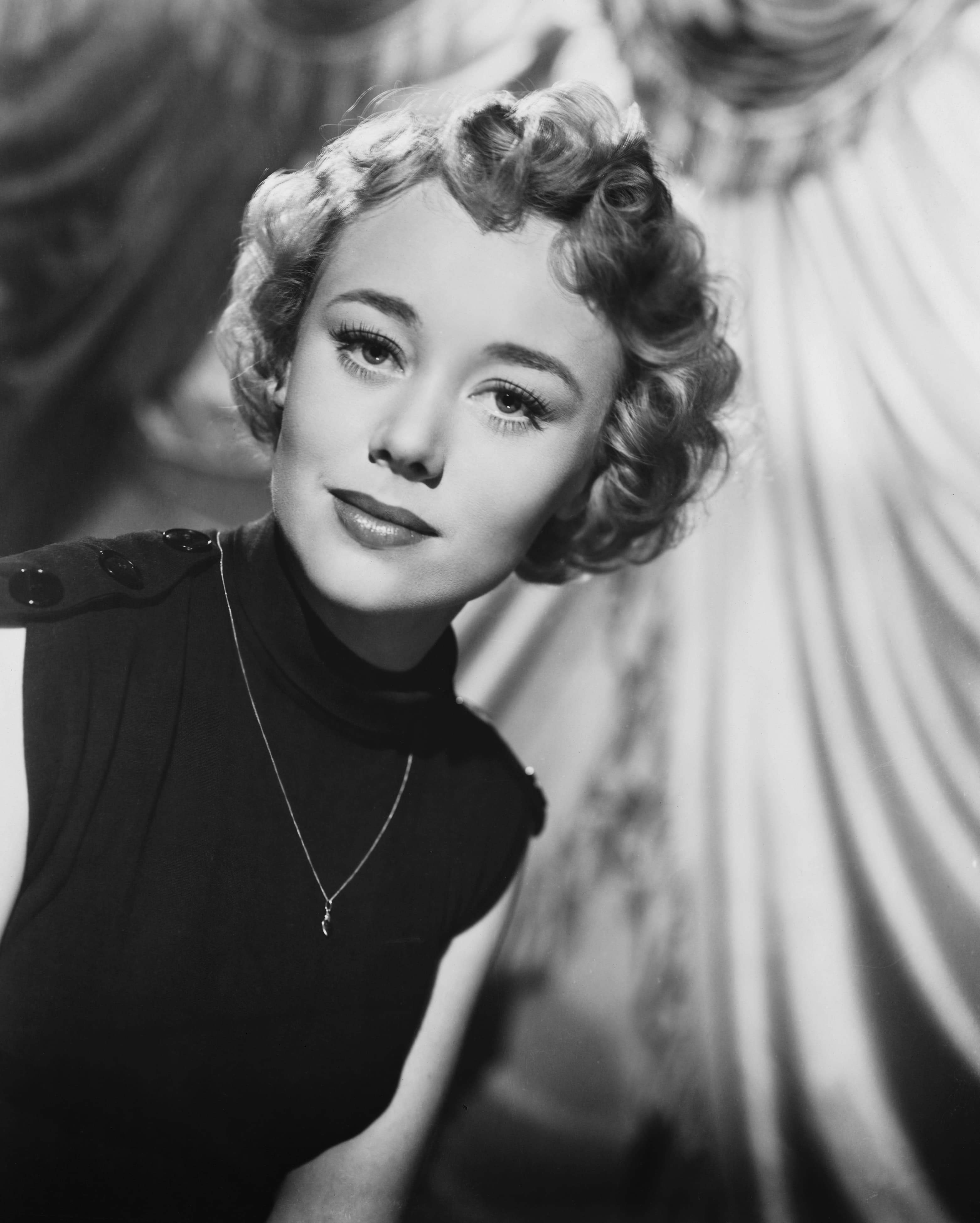 Glynis Johns image