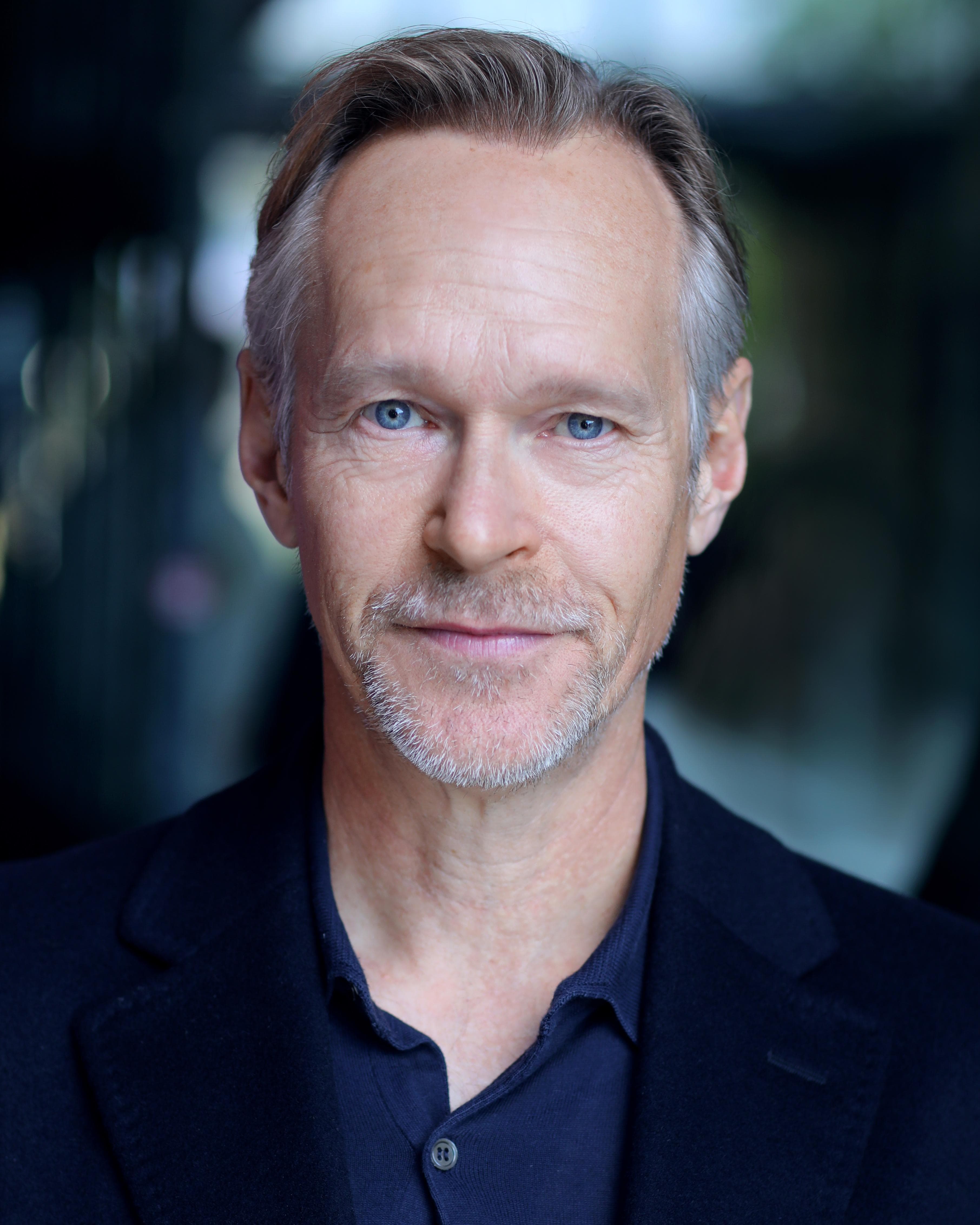 Steven Mackintosh image