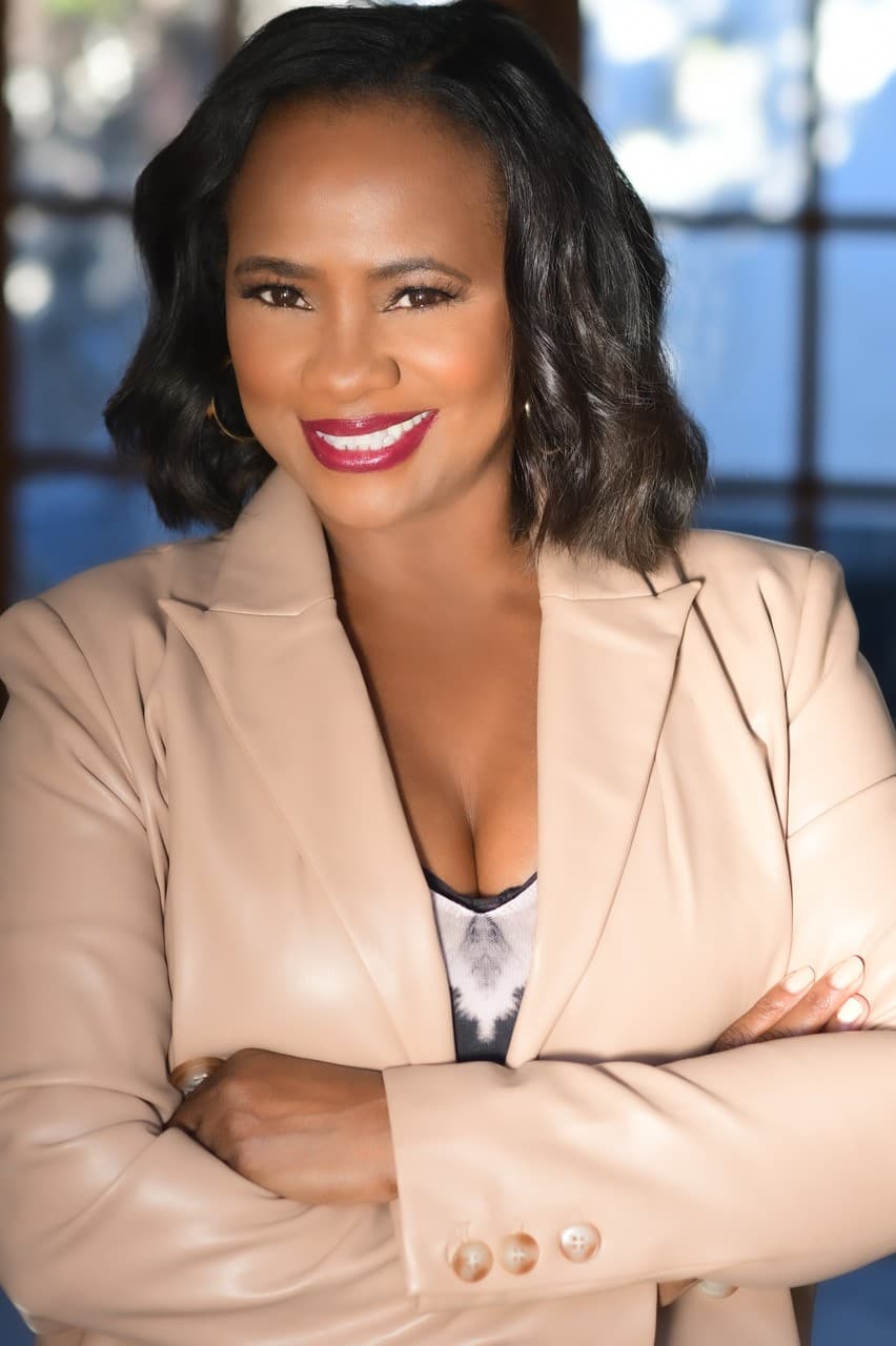 Karen Malina White image