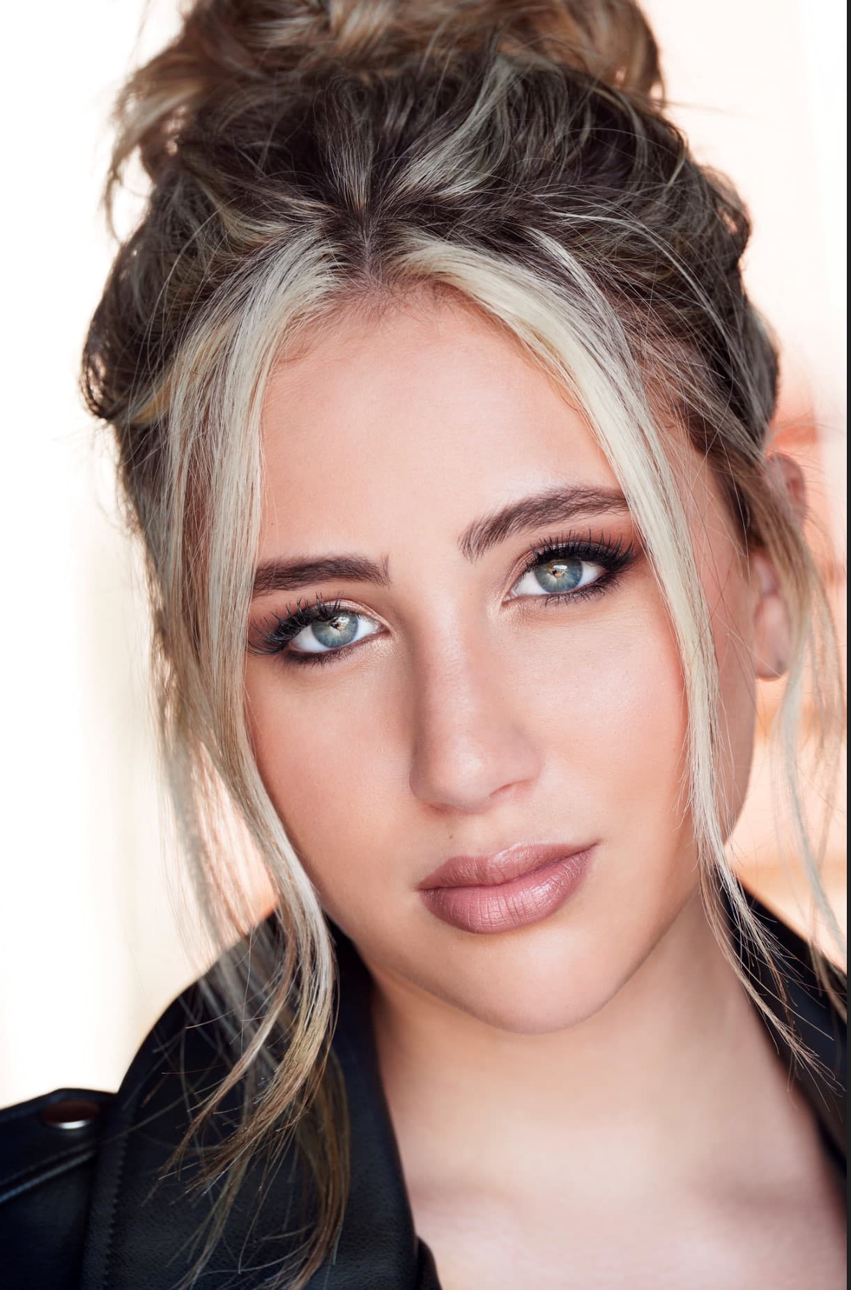 Ava Kolker image