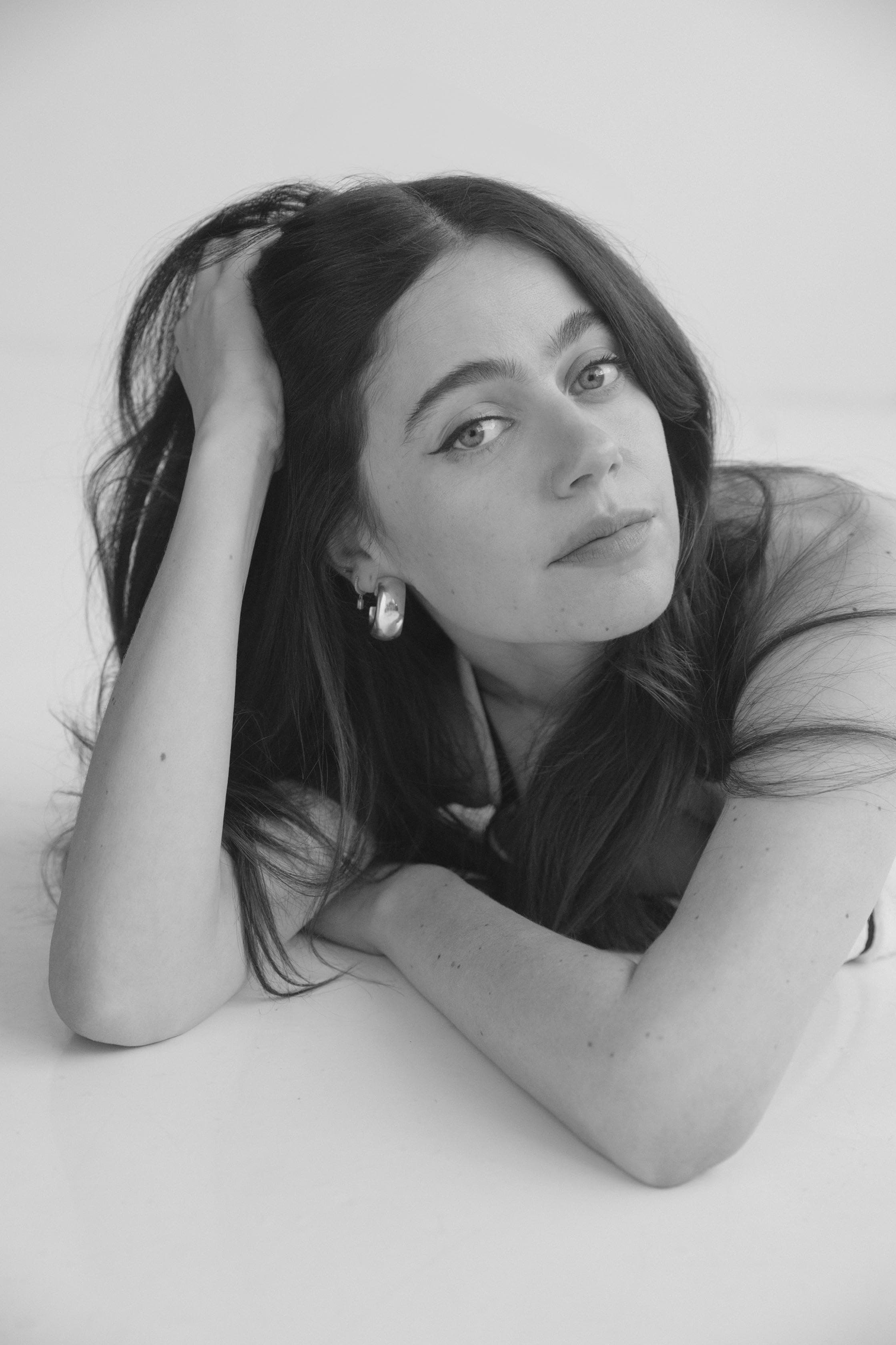 Molly Gordon image