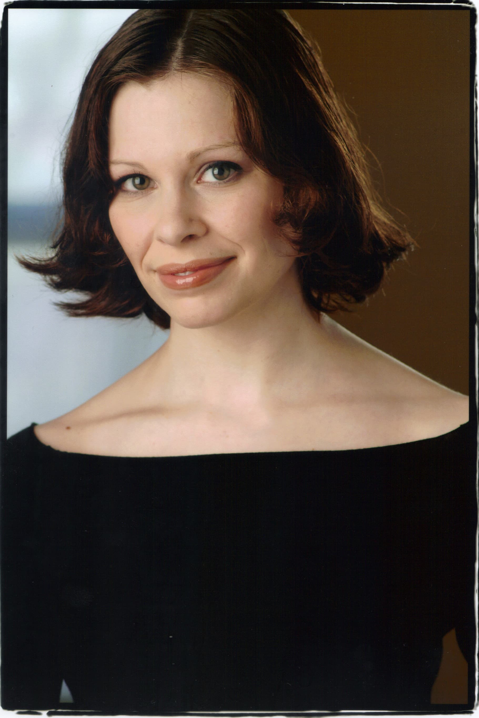 Erin Mathews image