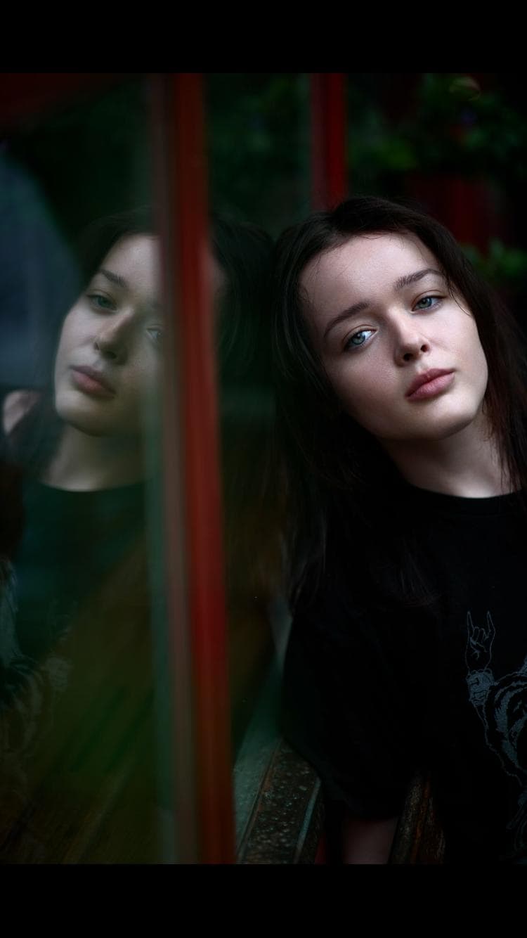 Anna Cobb image