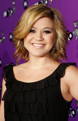 Kelly Clarkson image