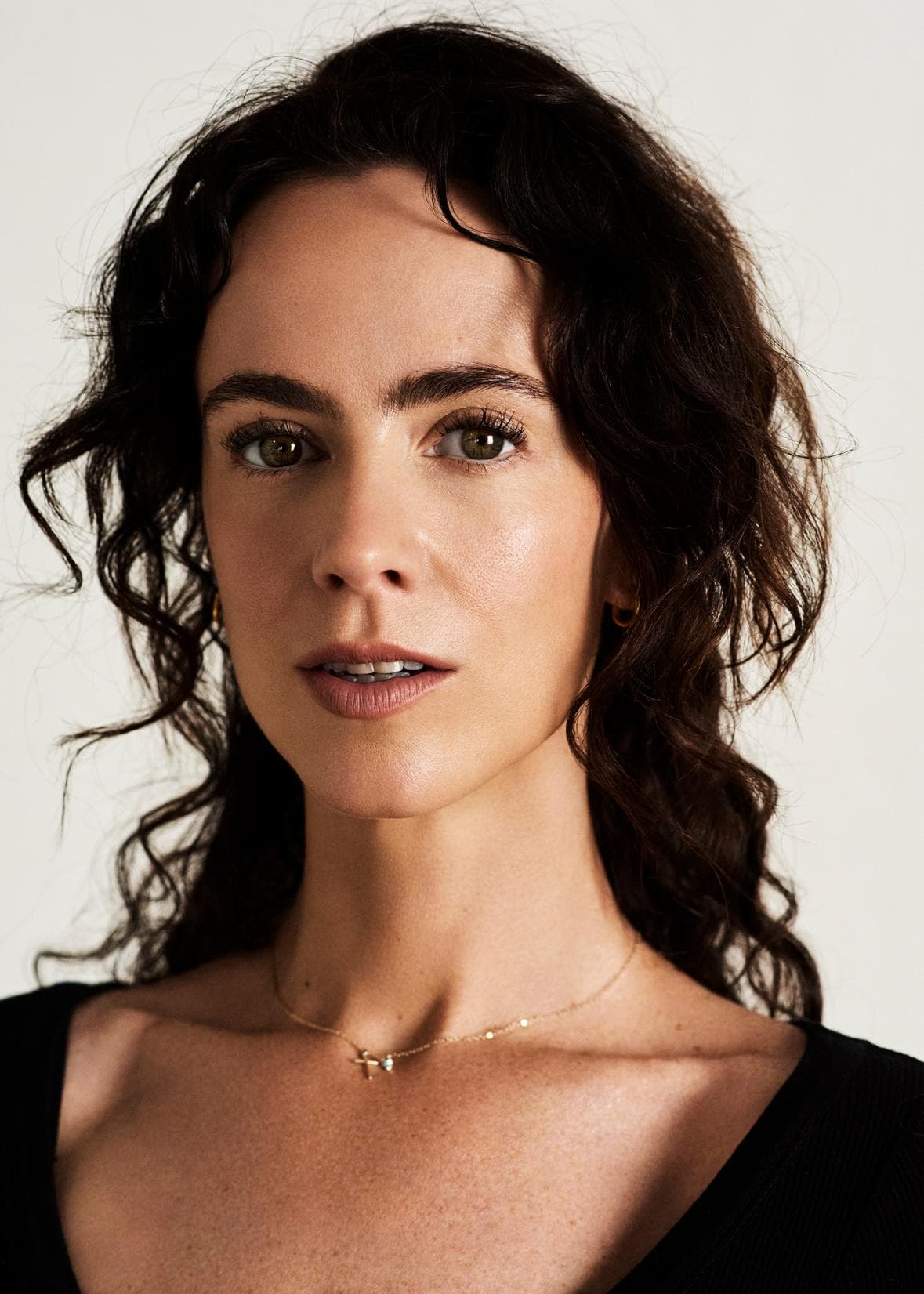 Amy Manson image