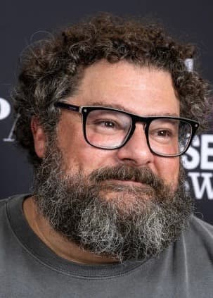 Bobby Moynihan image