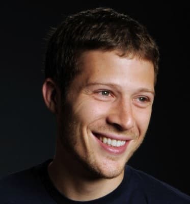 Zach Gilford image