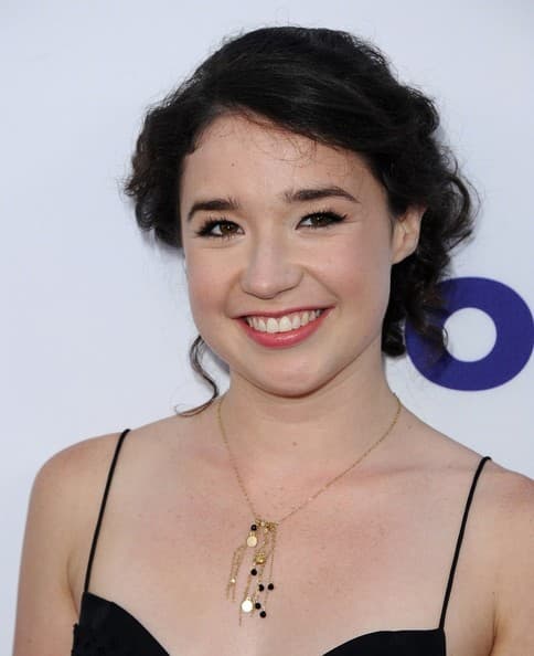 Sarah Steele image