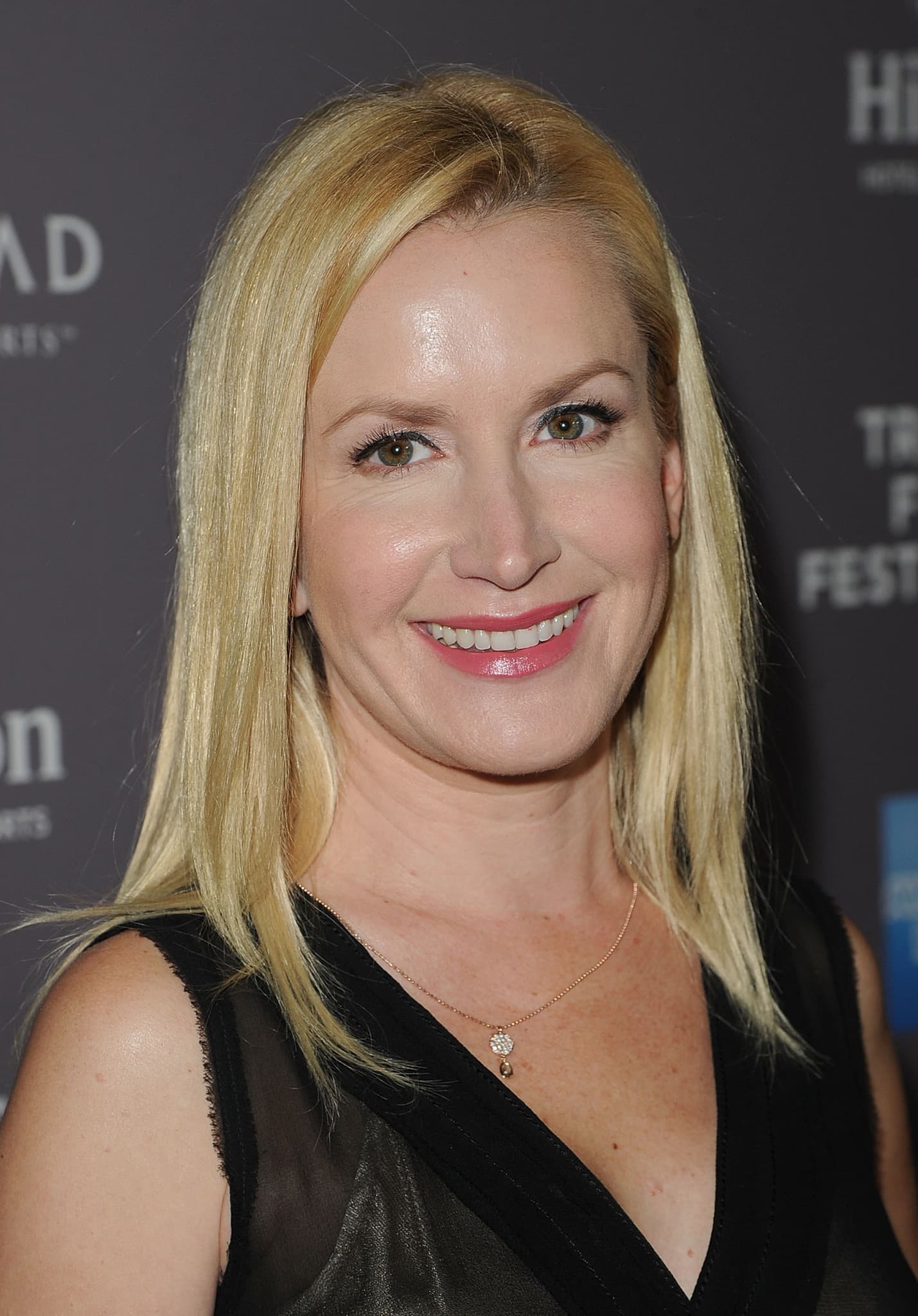 Angela Kinsey image