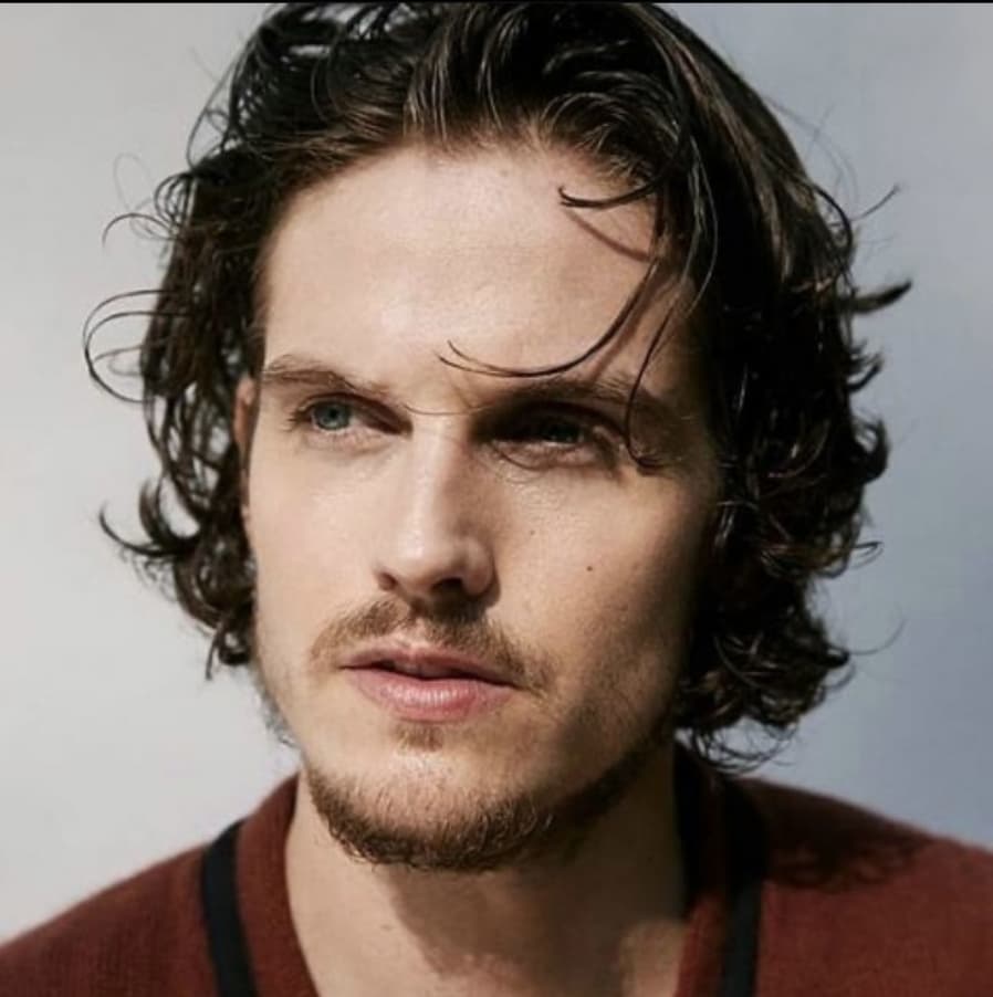 Daniel Sharman image
