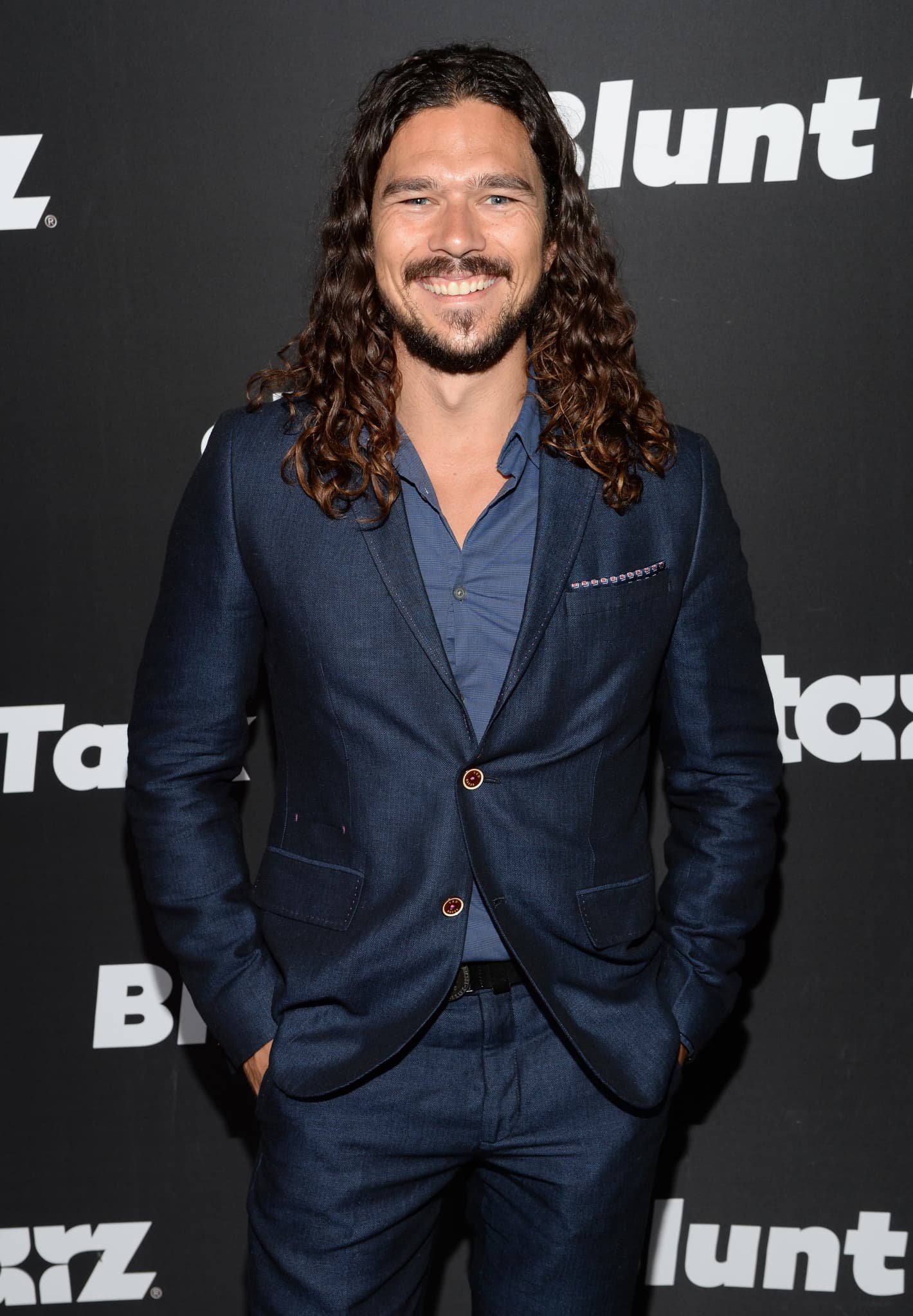 Luke Arnold image