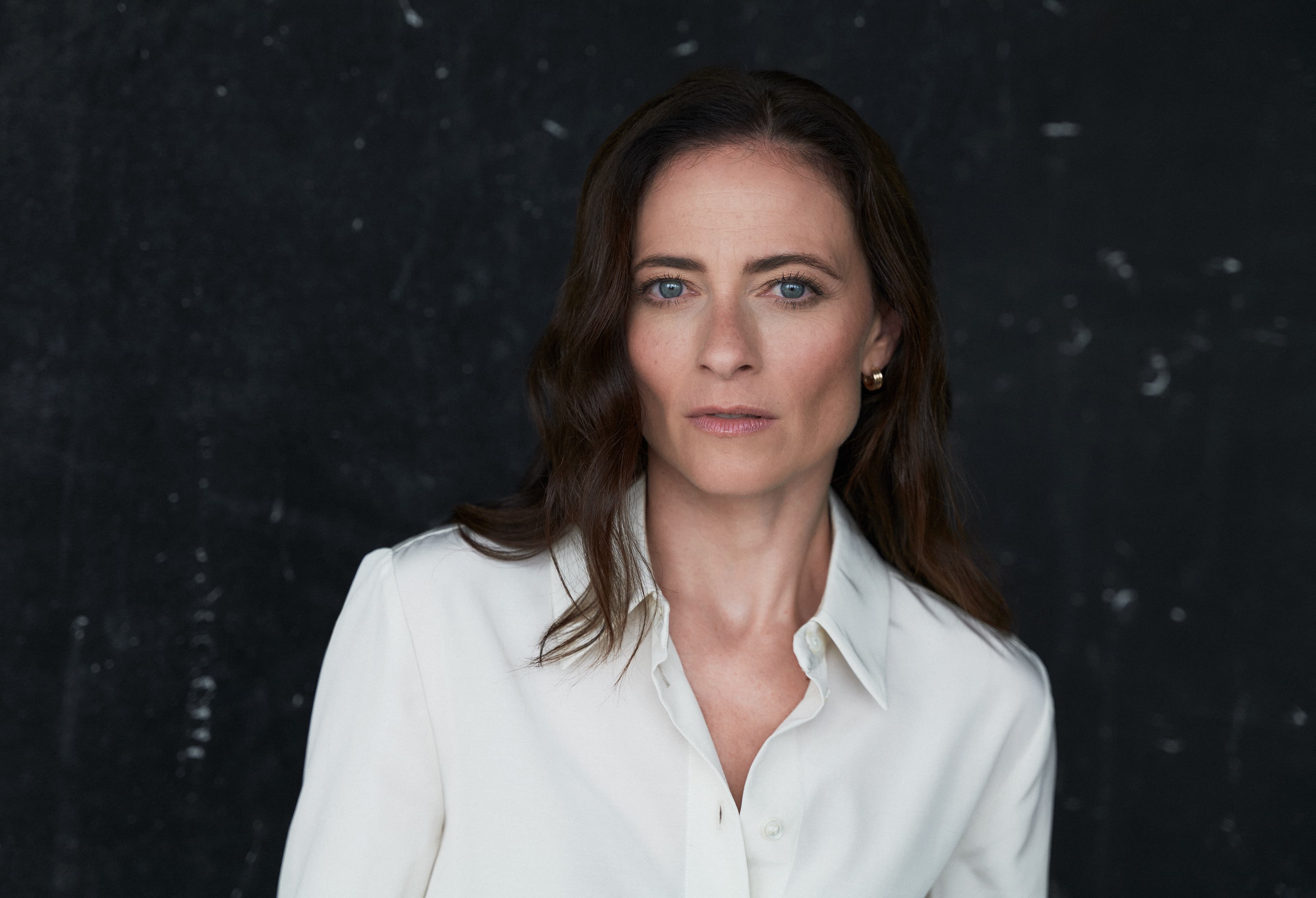 Lara Pulver image